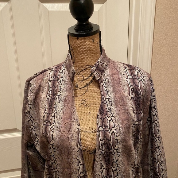 Suede snakeskin print pocket coat. - Picture 6 of 9